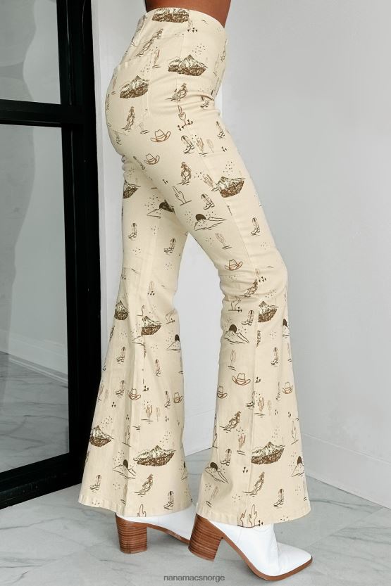 beige NanaMacs cowgirl courage western print twill flare bukser 402NJ03054