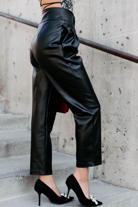 svart NanaMacs en bukser i imitert skinn 402NJ03120