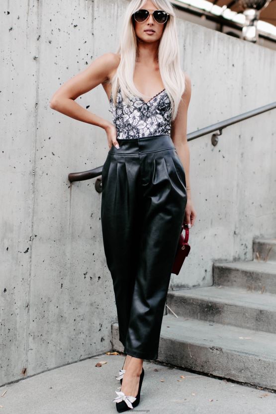 svart NanaMacs en bukser i imitert skinn 402NJ03120