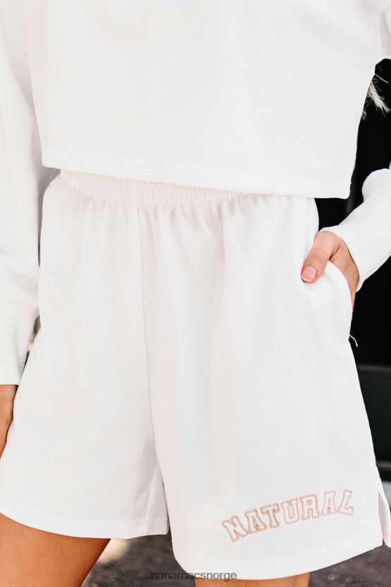 off white NanaMacs hun er en 