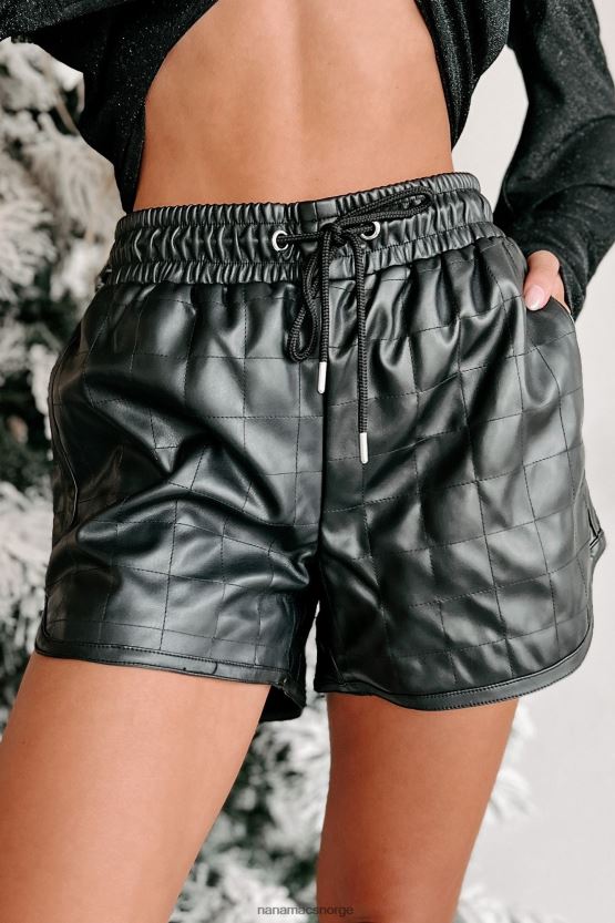 svart NanaMacs gi meg attitude shorts med snøring i imitert skinn 402NJ02821