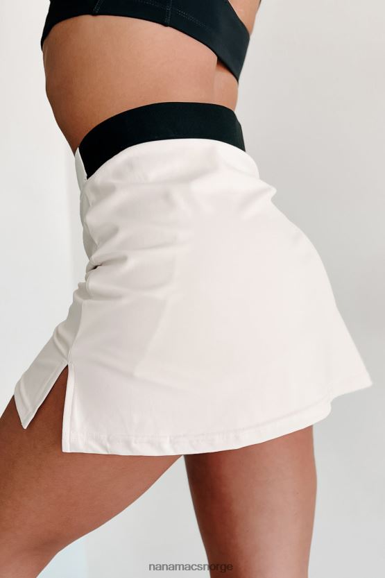 krem NanaMacs godt matchet tennisskjørt med høy midje 402NJ03184