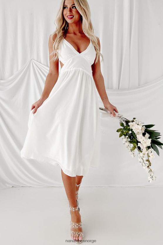 hvit NanaMacs søt, men enkel midikjole med knyting 402NJ01946