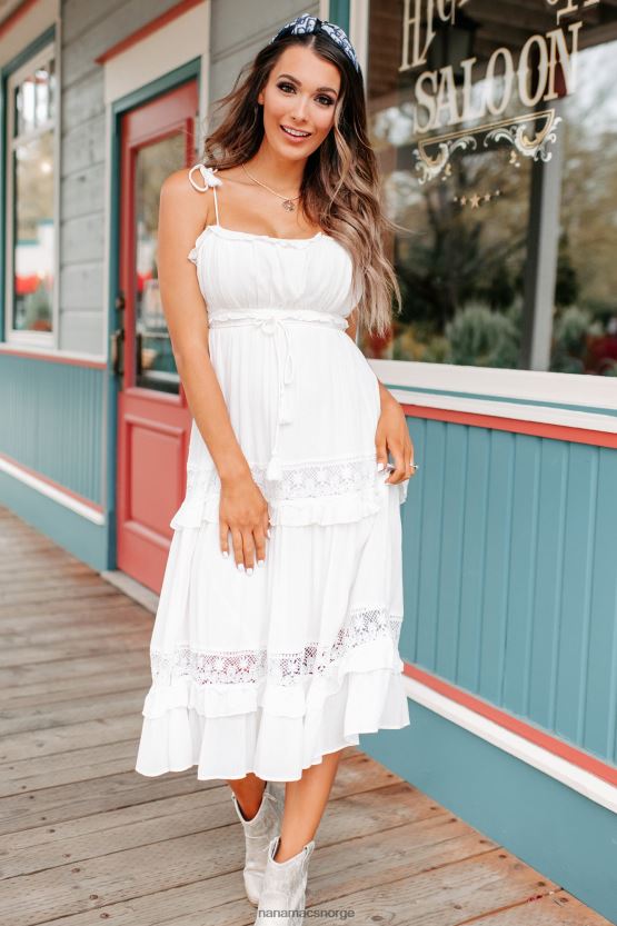 hvit NanaMacs uanstrengt vakker midikjole i blonder og skulder 402NJ02301