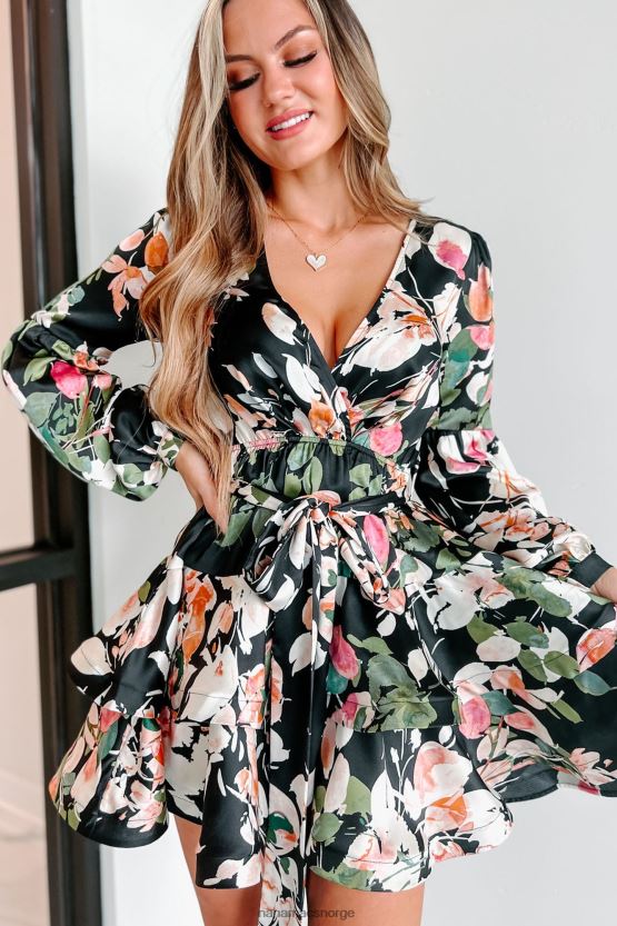 svart NanaMacs floral vakker langermet sateng blomsterkjole 402NJ02158