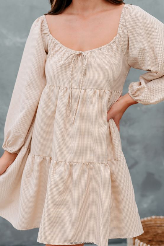 taupe NanaMacs carlinn off-the-skulder lagdelt kjole 402NJ02462