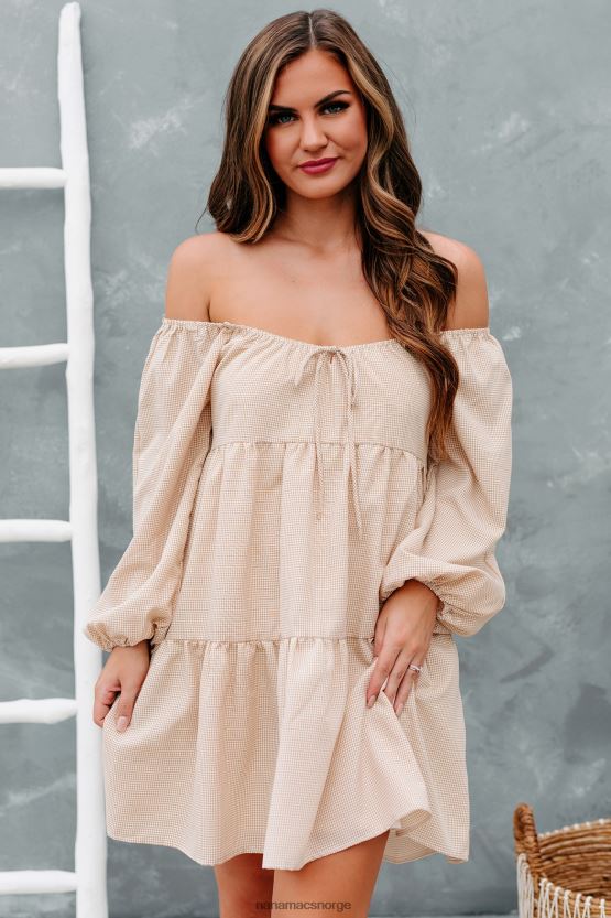 taupe NanaMacs carlinn off-the-skulder lagdelt kjole 402NJ02462