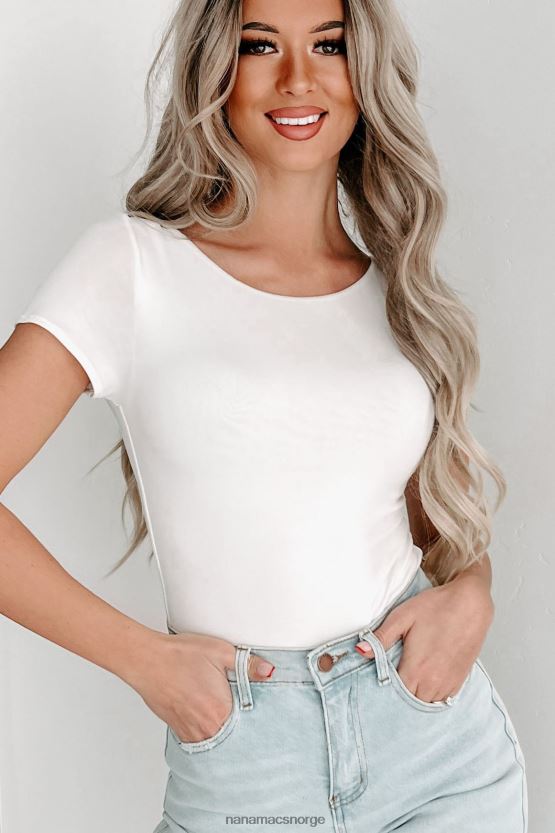hvit NanaMacs chancy original bodysuit med kort ermet scoop back 402NJ0314