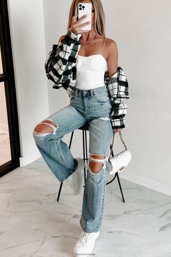 hvit NanaMacs forberedt til fest ribbestrikket, polstret body 402NJ0333