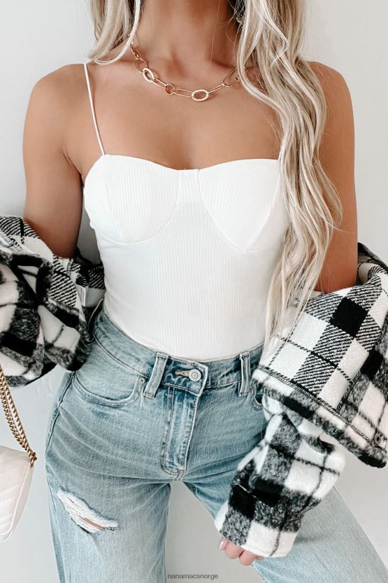 hvit NanaMacs forberedt til fest ribbestrikket, polstret body 402NJ0333