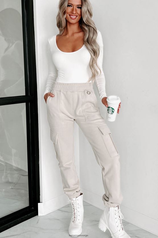 hvit NanaMacs macie original bodysuit med v-hals 402NJ0327