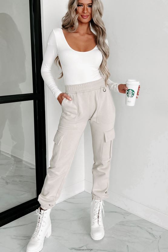 hvit NanaMacs macie original bodysuit med v-hals 402NJ0327