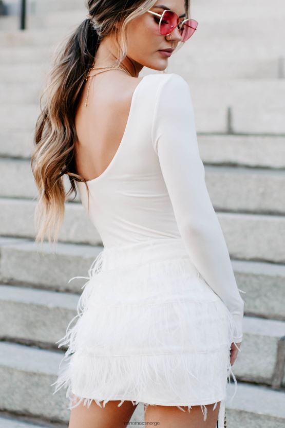 hvit NanaMacs macie original bodysuit med v-hals 402NJ0327