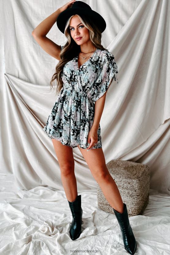 svart floral NanaMacs på tide å blomstre ruched skulder floral surplice romper 402NJ02696