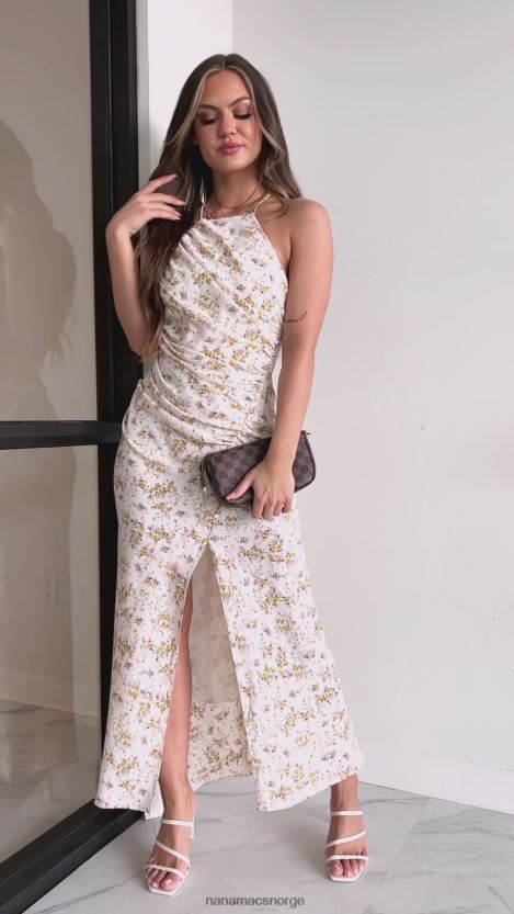 beige NanaMacs din søte floral halter neck maxikjole 402NJ02383