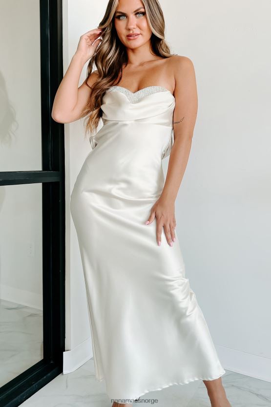 elfenbein NanaMacs royal inngangs sateng maxi-kjole med rhinestone-detalj 402NJ02332