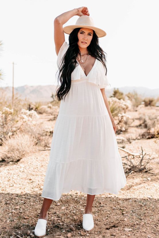 off white NanaMacs søt jente med volangermer i lag med v-hals maxi-kjole 402NJ02428