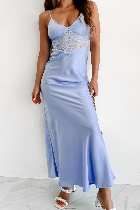 periwinkle NanaMacs uanstrengt estetisk sateng maxi-kjole med blondedetaljer 402NJ02322