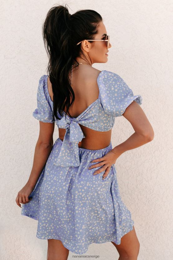 blå NanaMacs få voksende smocket floral tie-back minikjole 402NJ02195