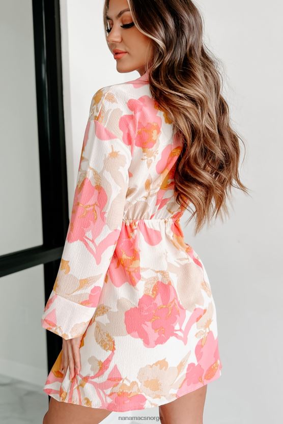 rosa NanaMacs feminin sjarmomslagskjole 402NJ02025