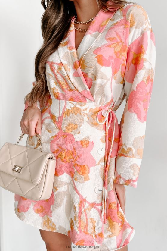 rosa NanaMacs feminin sjarmomslagskjole 402NJ02025