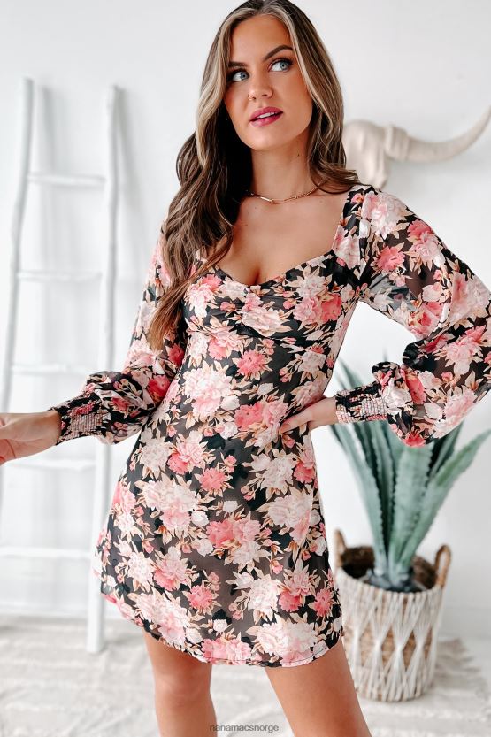 svart NanaMacs du er en evig blomstret minikjole 402NJ02457