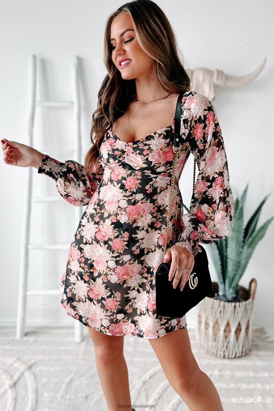 svart NanaMacs du er en evig blomstret minikjole 402NJ02457