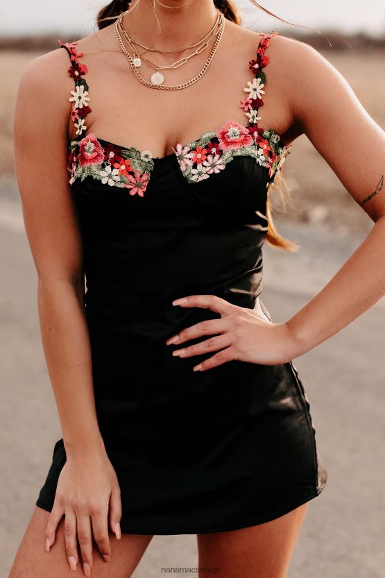 svart NanaMacs inspirere skjønnhet floral brodert sateng mini kjole 402NJ02000