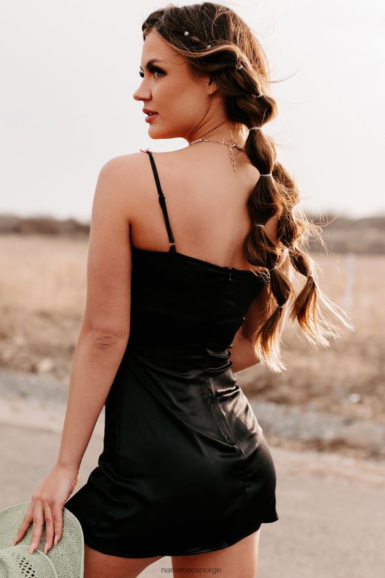 svart NanaMacs inspirere skjønnhet floral brodert sateng mini kjole 402NJ02000