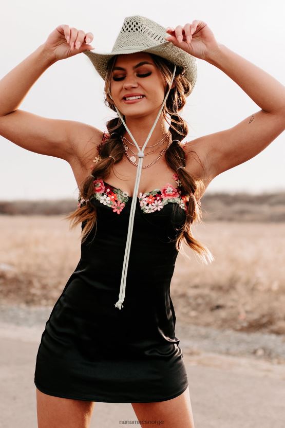 svart NanaMacs inspirere skjønnhet floral brodert sateng mini kjole 402NJ02000