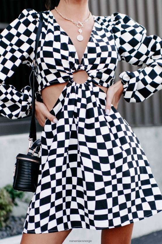 svart hvit NanaMacs groovy nights cut-out minikjole med rutete trykk 402NJ02140