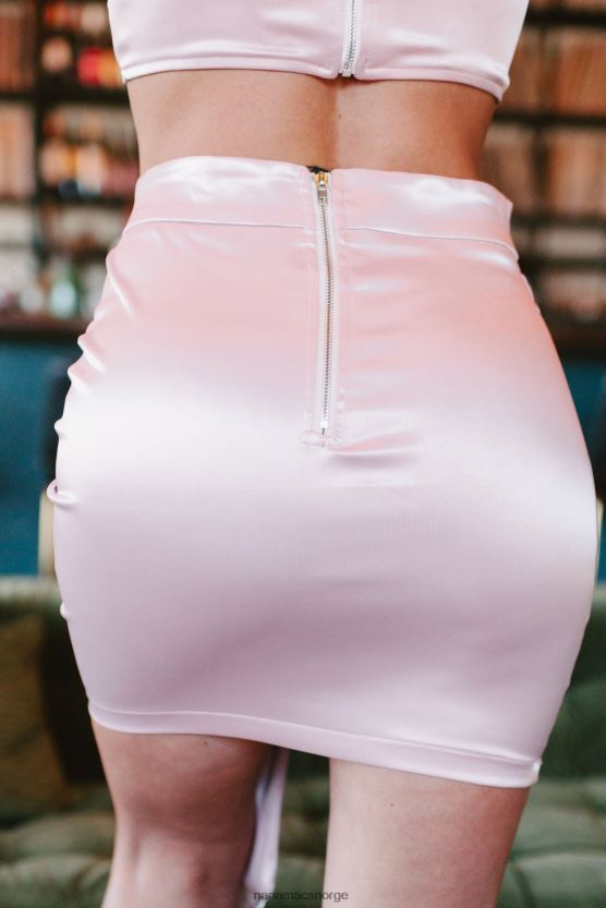 rødme rosa NanaMacs dansende i skumringen sateng crop top skjørt todelt sett 402NJ01249