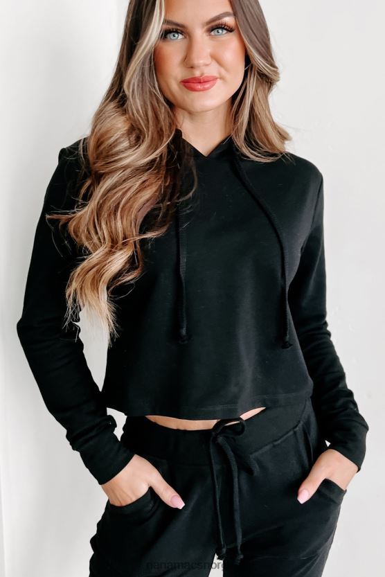 svart NanaMacs riv opp dette todelte joggesettet med hette 402NJ0635