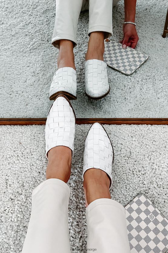 hvit NanaMacs stående fra hverandre rutete muldyr 402NJ03975