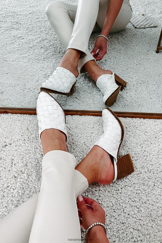 hvit NanaMacs stående fra hverandre rutete muldyr 402NJ03975