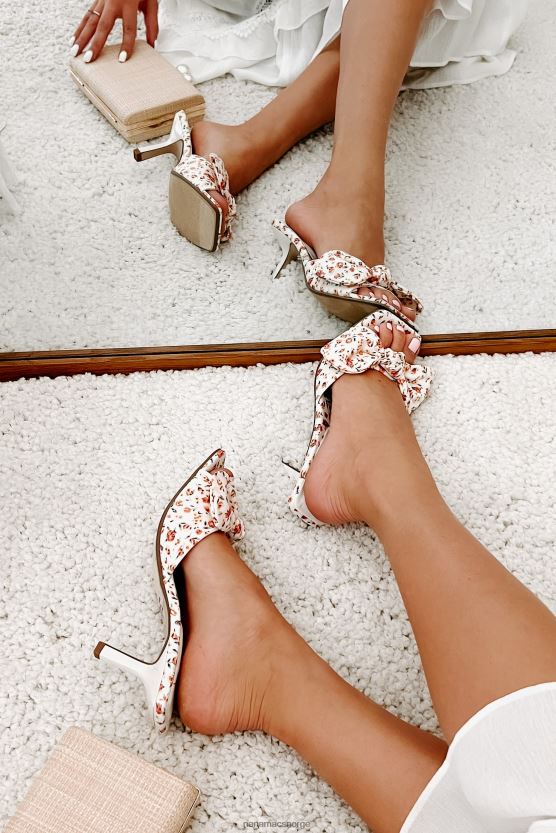 hvit multi NanaMacs pen i Praha knutede blomsterhæler 402NJ03960