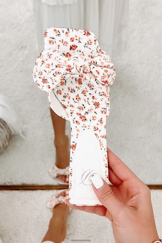 hvit multi NanaMacs pen i Praha knutede blomsterhæler 402NJ03960