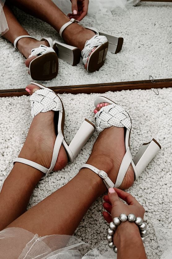 elfenbein NanaMacs sikte høyere beaded stropp sandaler 402NJ03939