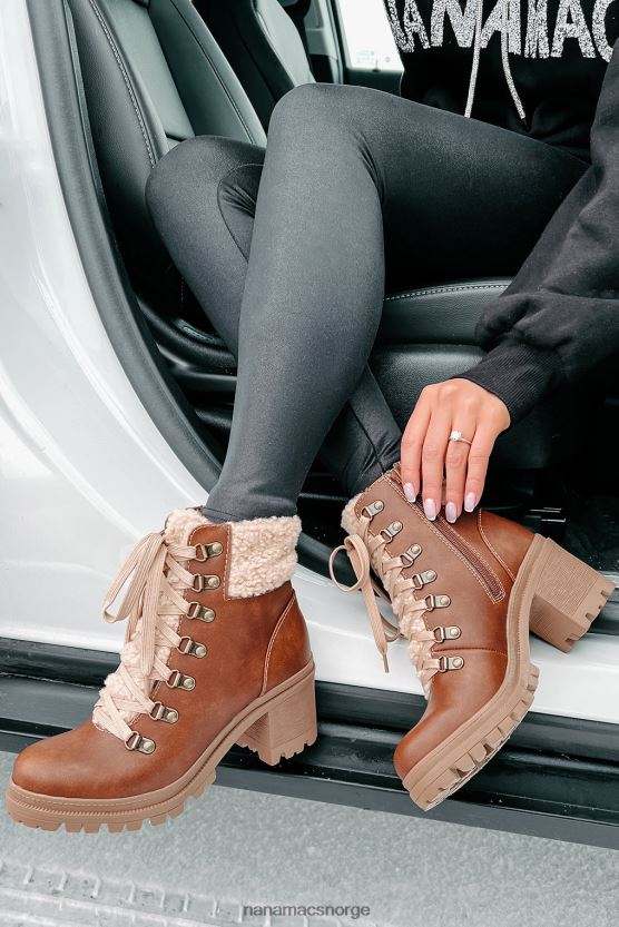 brun NanaMacs snøsøkende støvletter med snøring i sherpa 402NJ03916