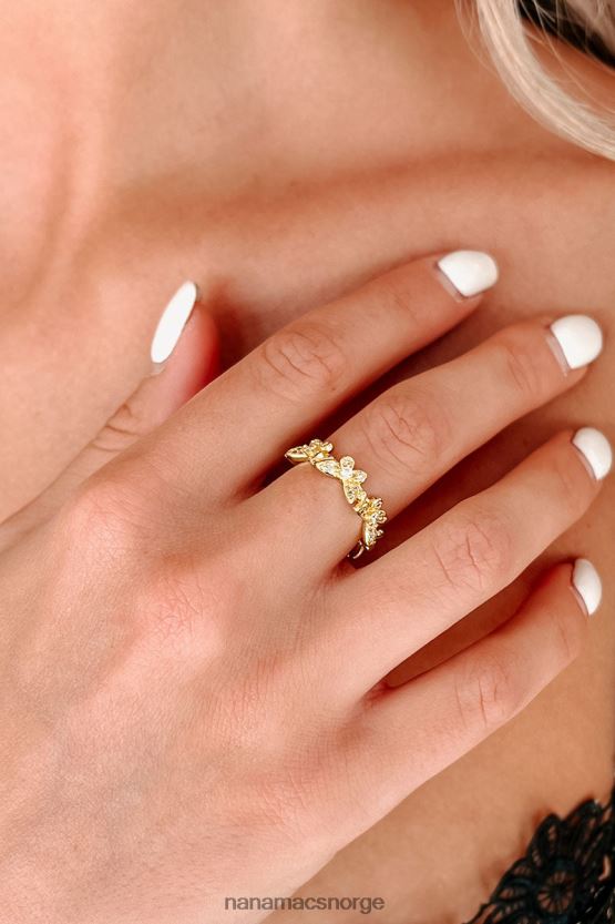 gull NanaMacs flagrende rundt sommerfuglringen 402NJ04441