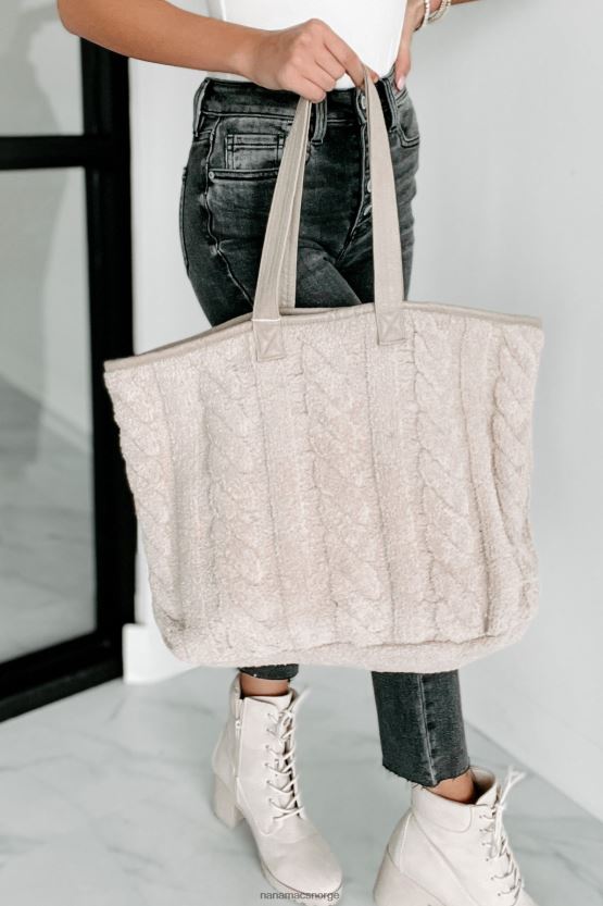 beige NanaMacs reisefølge comfyluxe myk kabelstrikket veske 402NJ04505