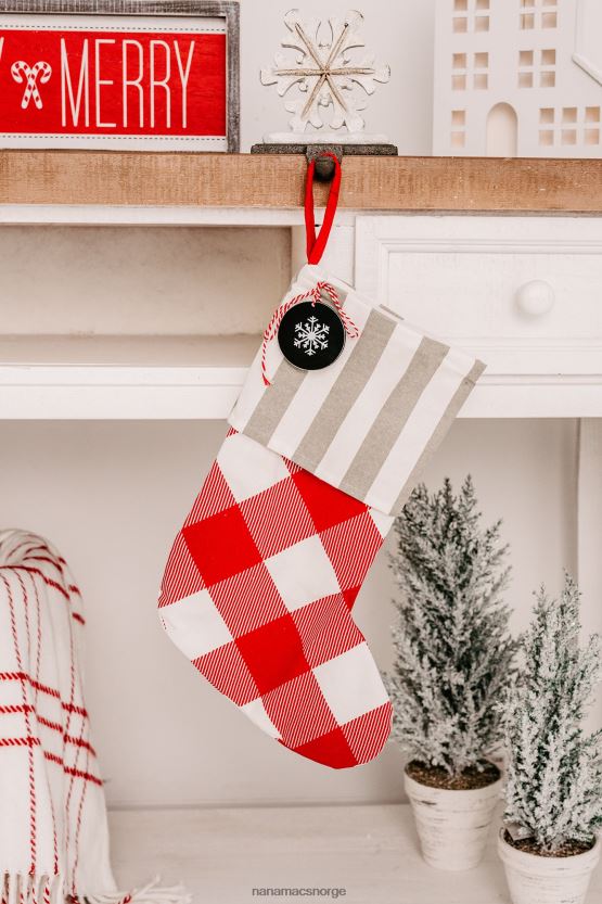 grå/rød NanaMacs snøfnuggmerket rutete lerretsstrømpe 402NJ04547