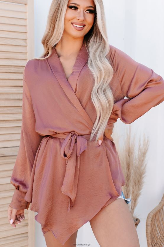 lilla NanaMacs øyeblikk av suksess sateng wrap topp 402NJ01707