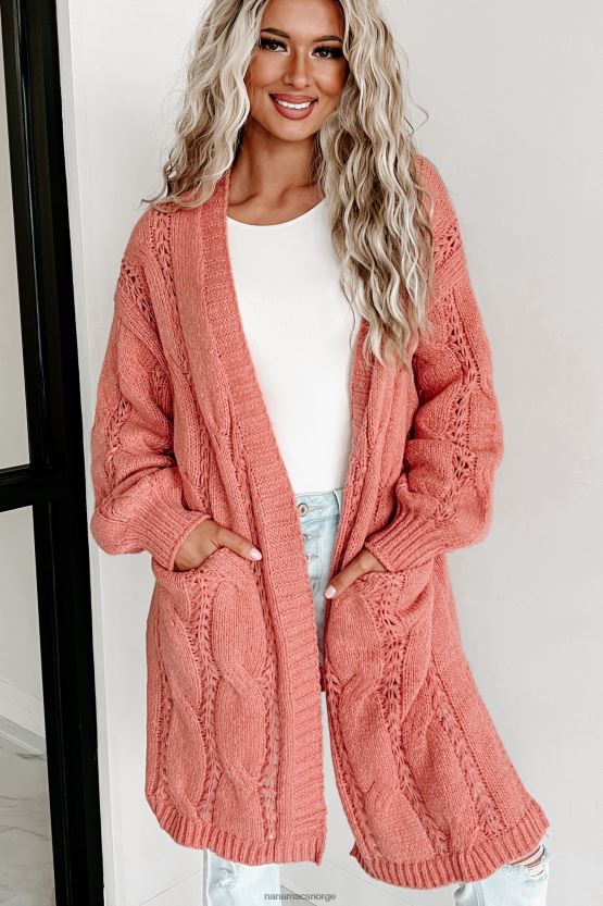 rosa NanaMacs omfavn den chill-kabelstrikkede cardiganen 402NJ03728