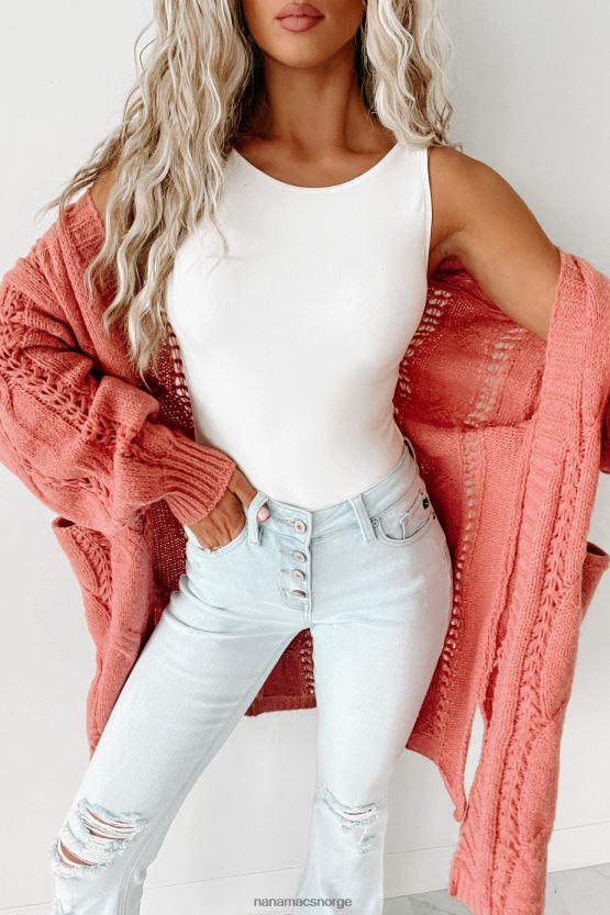 rosa NanaMacs omfavn den chill-kabelstrikkede cardiganen 402NJ03728