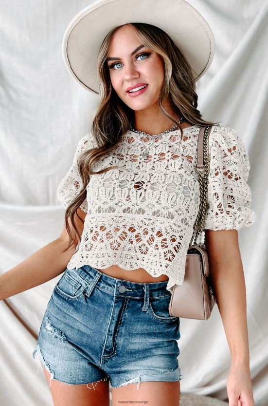 beige NanaMacs mest forelsket puffermet heklet blonde crop top 402NJ0962