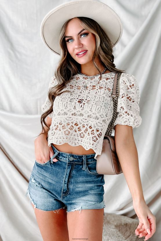 beige NanaMacs mest forelsket puffermet heklet blonde crop top 402NJ0962