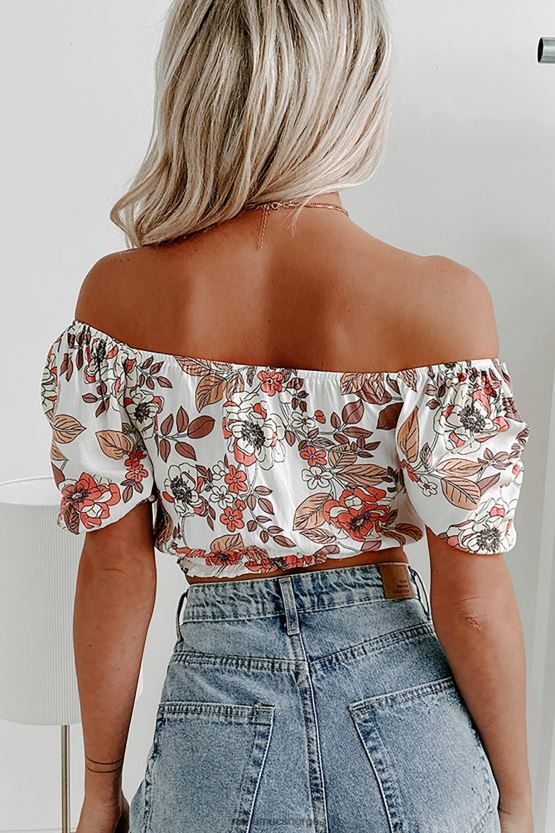 beige NanaMacs sommervær utenfor skulderen floral crop top 402NJ0781