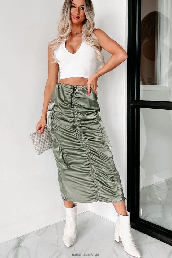 hvit NanaMacs inspirert ønsket v-hals crop topp 402NJ0888