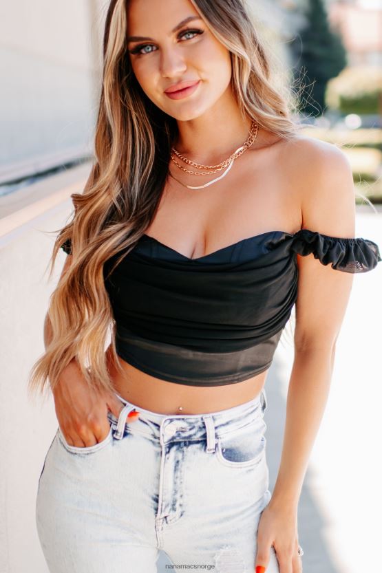 svart NanaMacs bli besatt sateng cap sleeve crop top 402NJ0215
